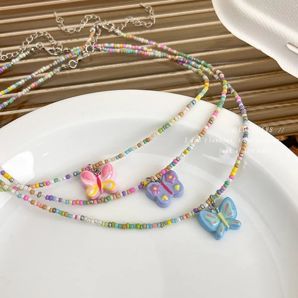 Sweet Cool Style Butterfly Beaded Arylic Women's Pendant Necklace