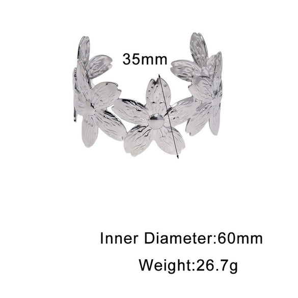 Sweet Floral Stainless Steel Bracelet For Women With Electroplated Finish And Non Fading High End Minimalist Style