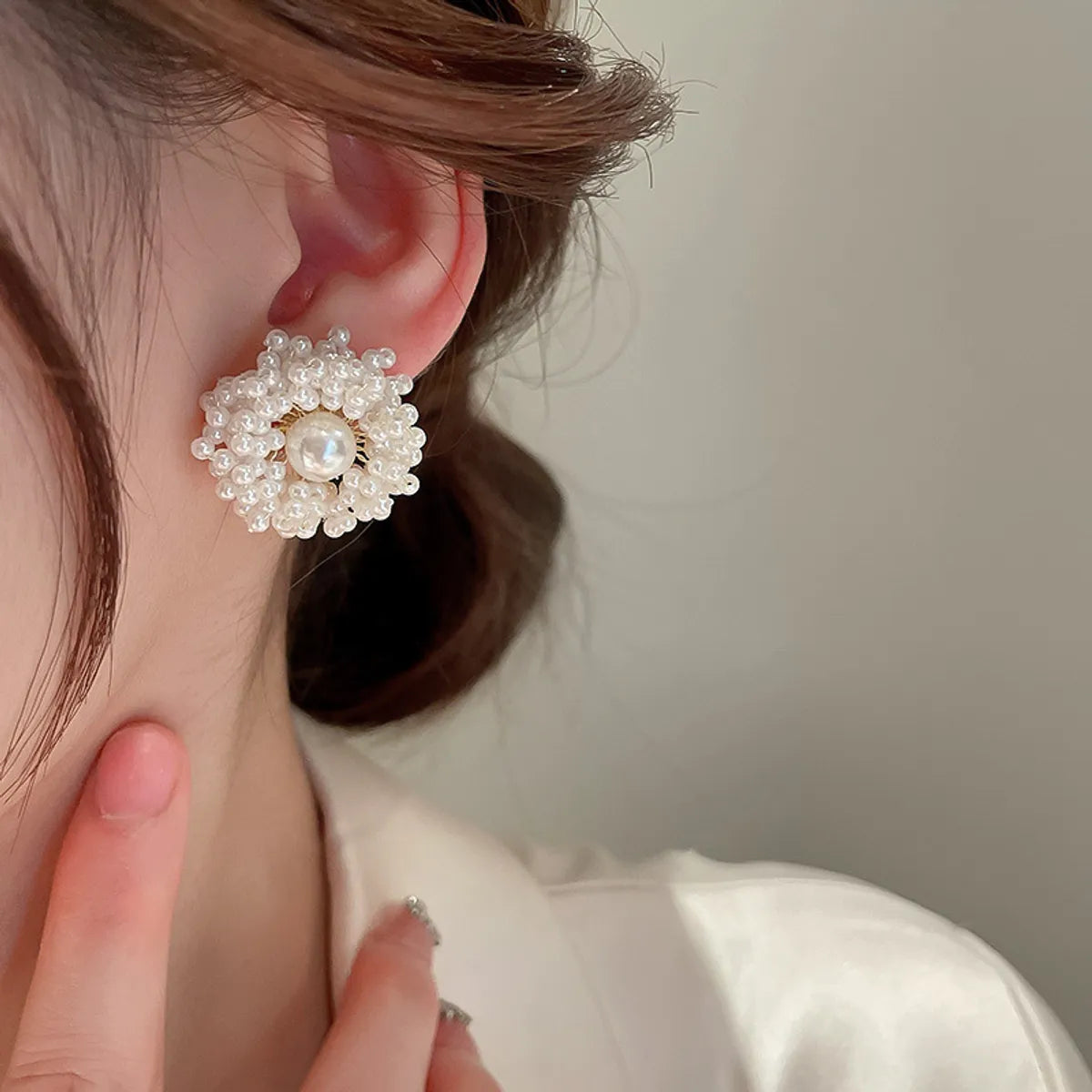 Sweet Flower Arylic Imitation Pearl Alloy Earrings