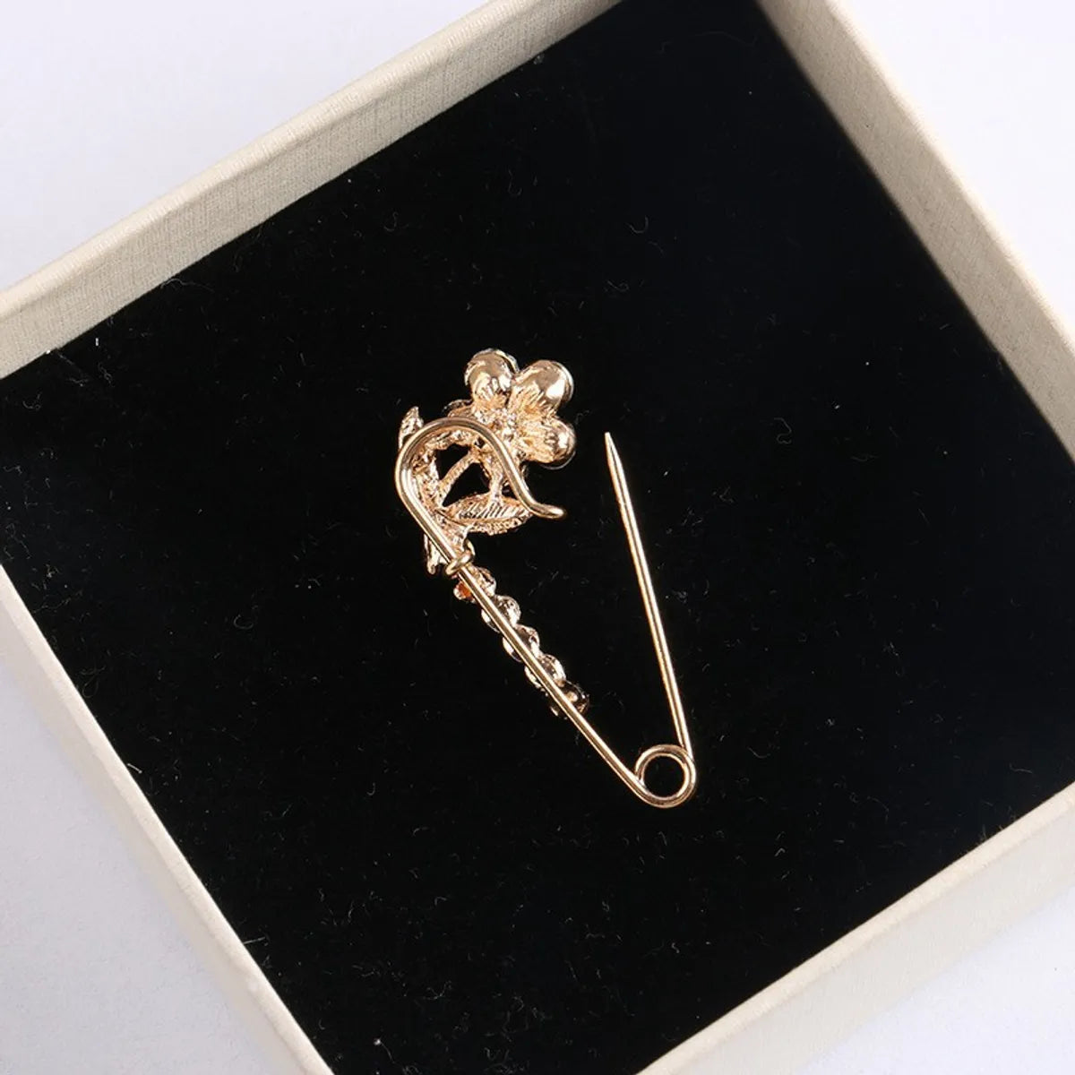 Sweet Flower Bow Knot Alloy Plating Women'S Brooches