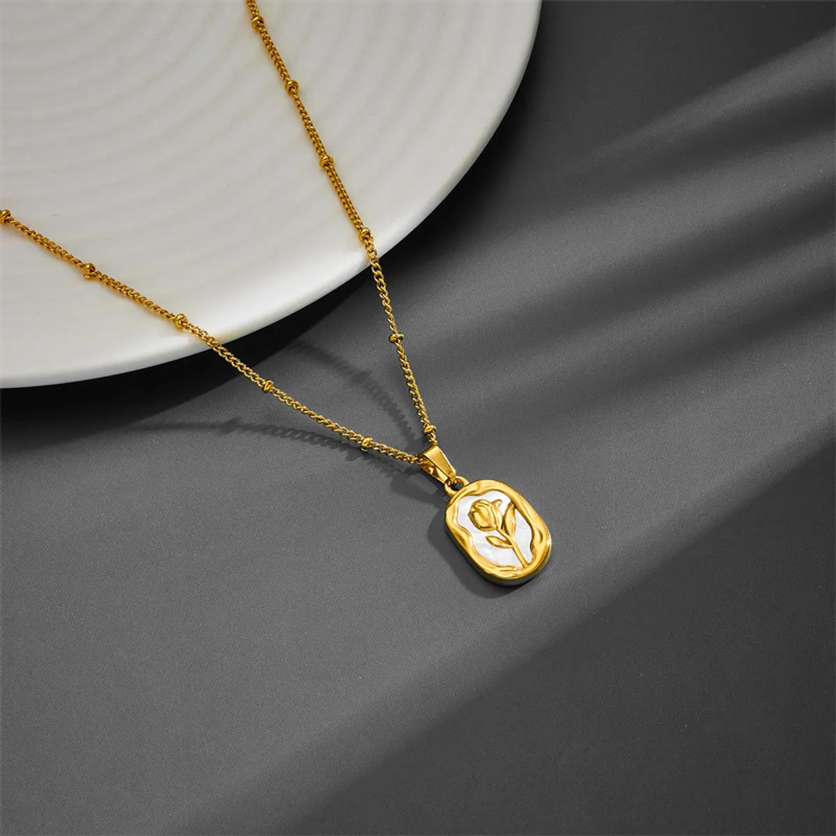 Titanium Steel 18K Gold Plated Sweet Flower Acrylic Pendant Necklace