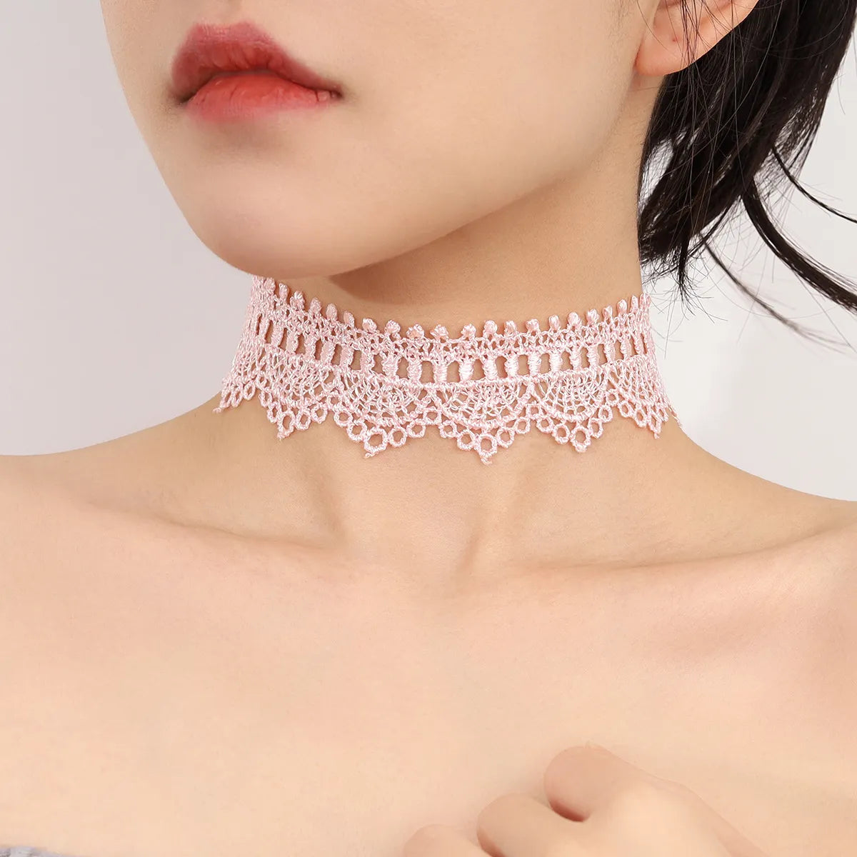 Sweet Geometric Alloy Lace Women's Choker