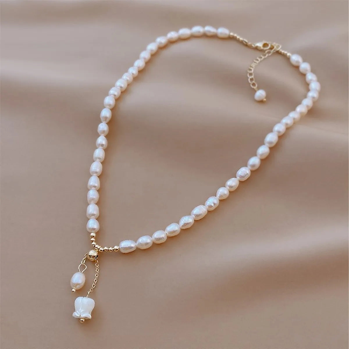 Sweet Geometric Mixed Materials Irregular Plating Artificial Pearls Necklace 1 Piece