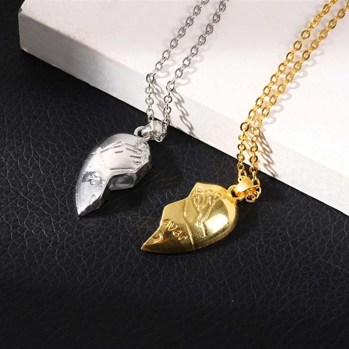 Sweet Heart Shape Alloy Plating Couple Pendant Necklace