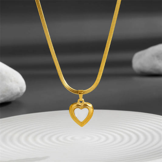 Titanium Steel 18K Gold Plated Sweet Plating Heart Shape Acrylic Pendant Necklace