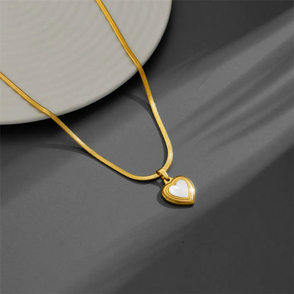 Titanium Steel 18K Gold Plated Sweet Plating Heart Shape Acrylic Pendant Necklace