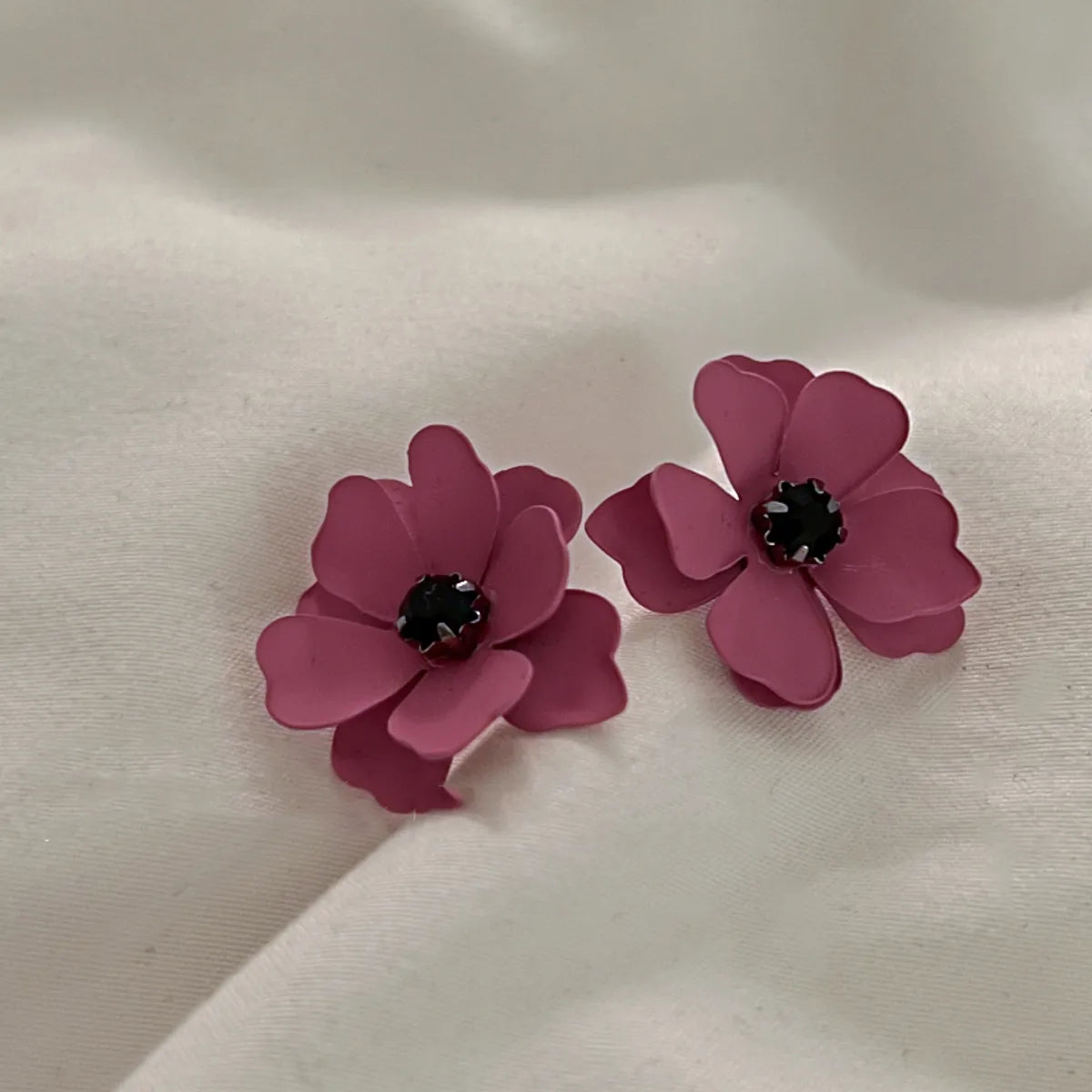 Sweet Korean Style Flower Alloy Stoving Varnish Plating Rhinestones Women's Ear Studs