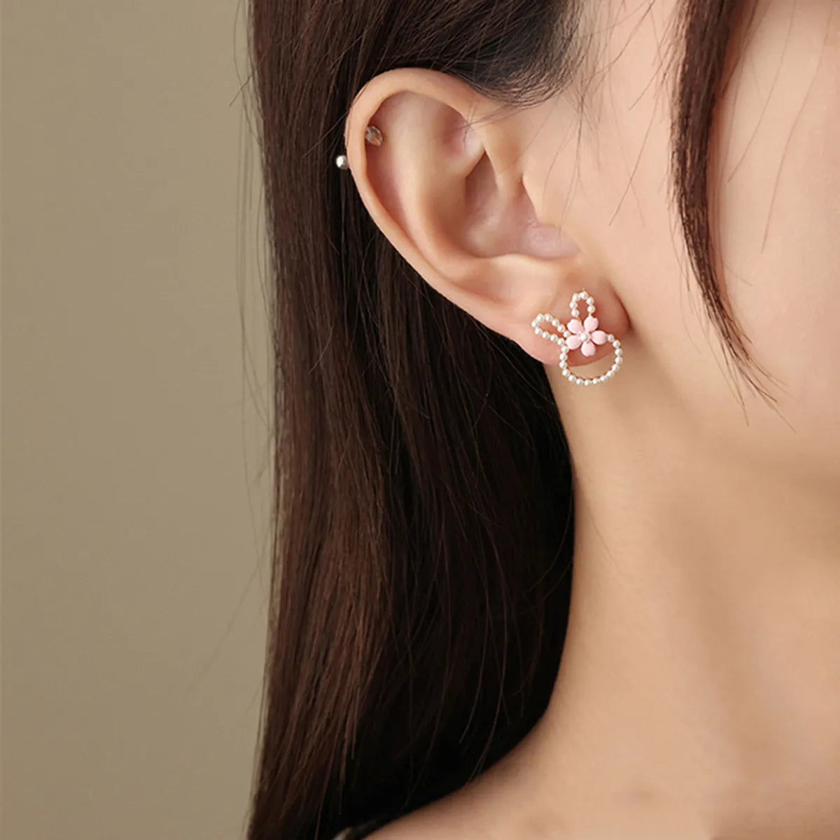 Sweet Rabbit Alloy Inlay Pearl Women's Ear Studs 1 Pair