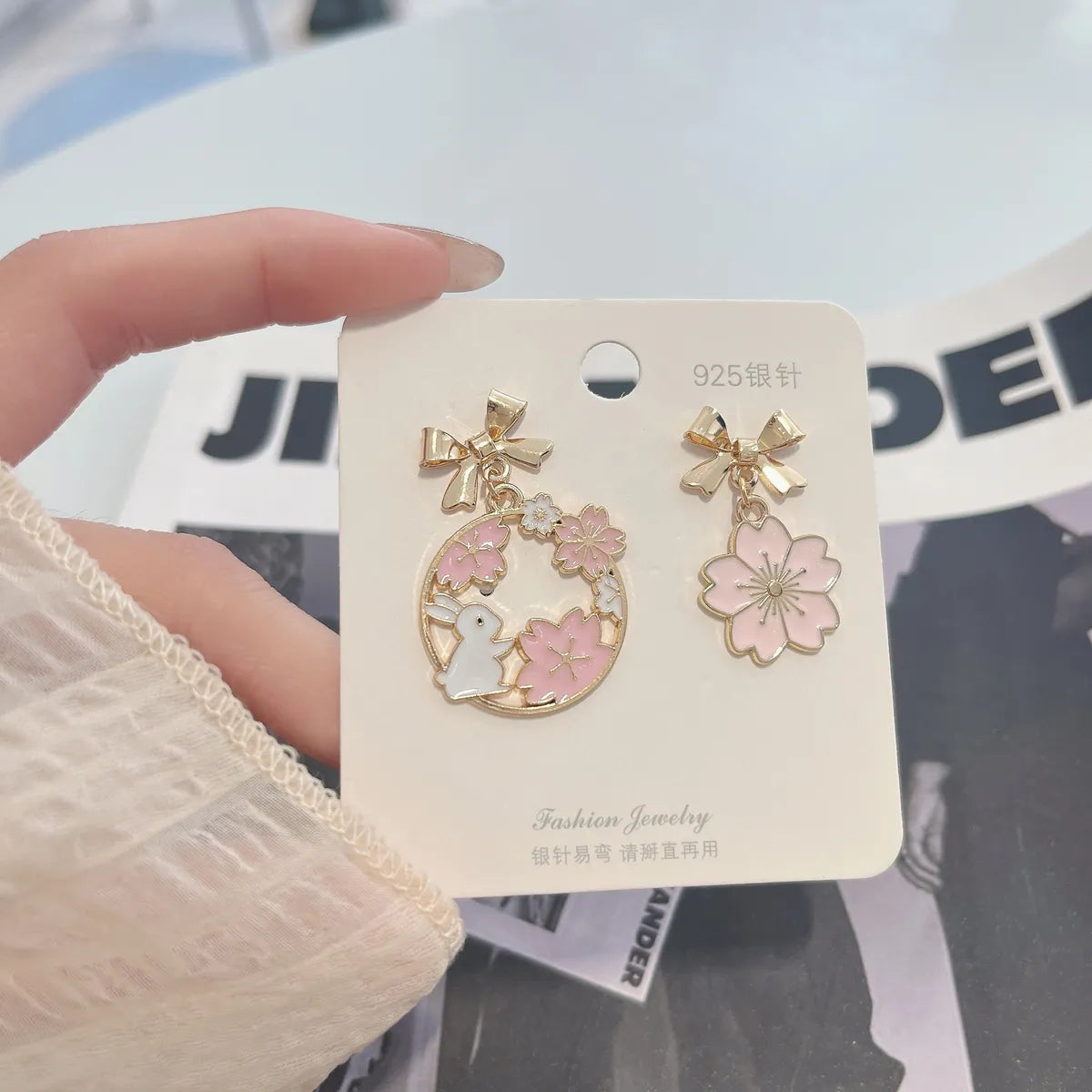 Sweet Rabbit Flower Alloy Asymmetrical Women's Drop Earrings 1 Pair