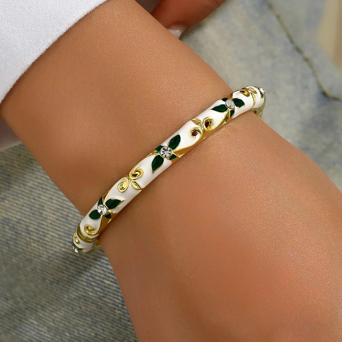 Sweet Simple Style Floral Zinc Alloy Plating 18K Gold Plated Women's Bangle