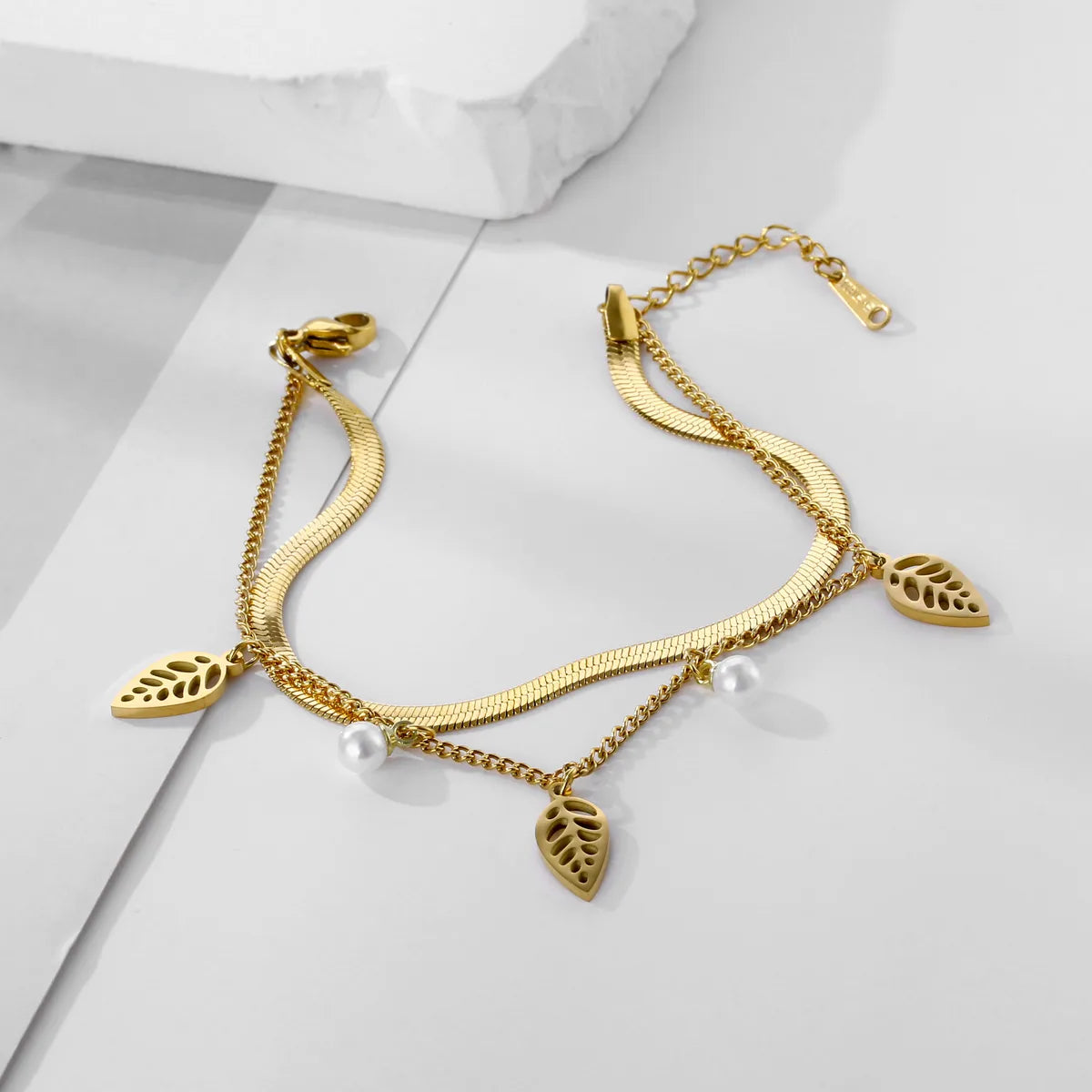 Sweet Simple Style Leaves Butterfly 304 Stainless Steel 18K Gold Plated Bracelets In Bulk