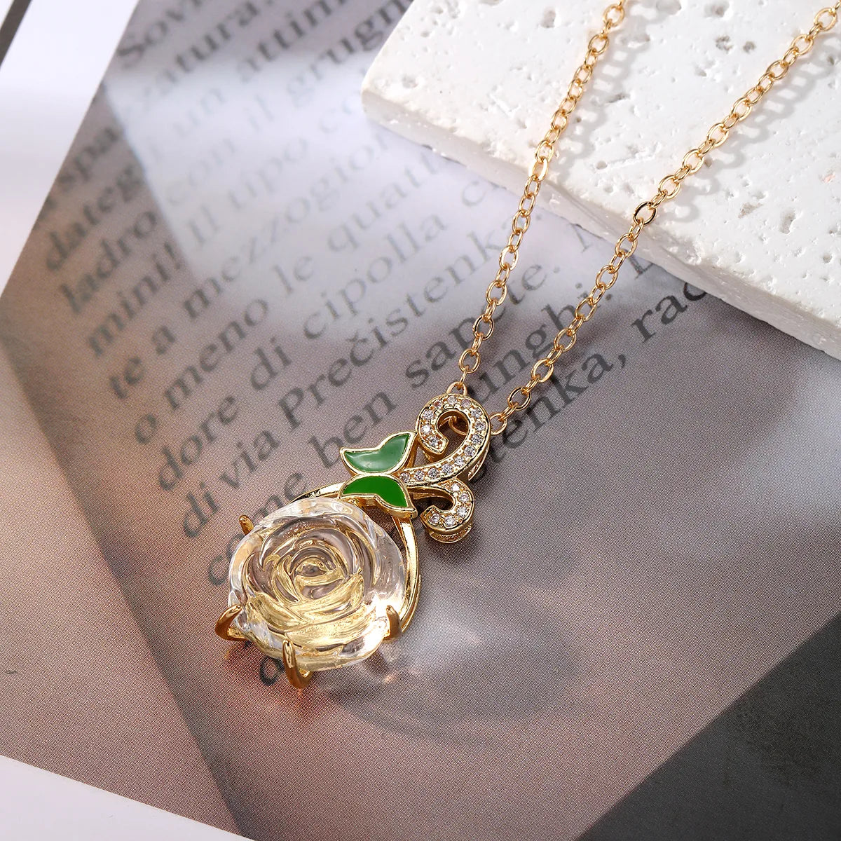 Sweet Simple Style Shiny Insect Rose Artificial Crystal Artificial Crystal Alloy Wholesale Pendant Necklace