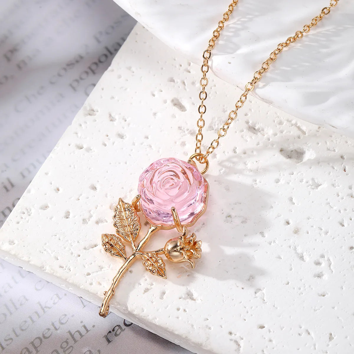 Sweet Simple Style Shiny Insect Rose Artificial Crystal Artificial Crystal Alloy Wholesale Pendant Necklace