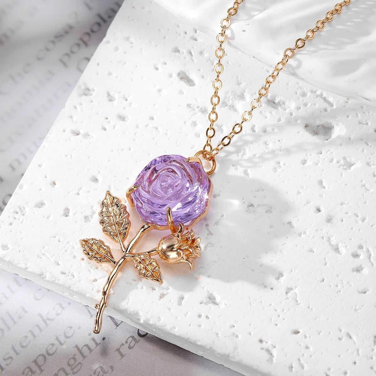 Sweet Simple Style Shiny Insect Rose Artificial Crystal Artificial Crystal Alloy Wholesale Pendant Necklace