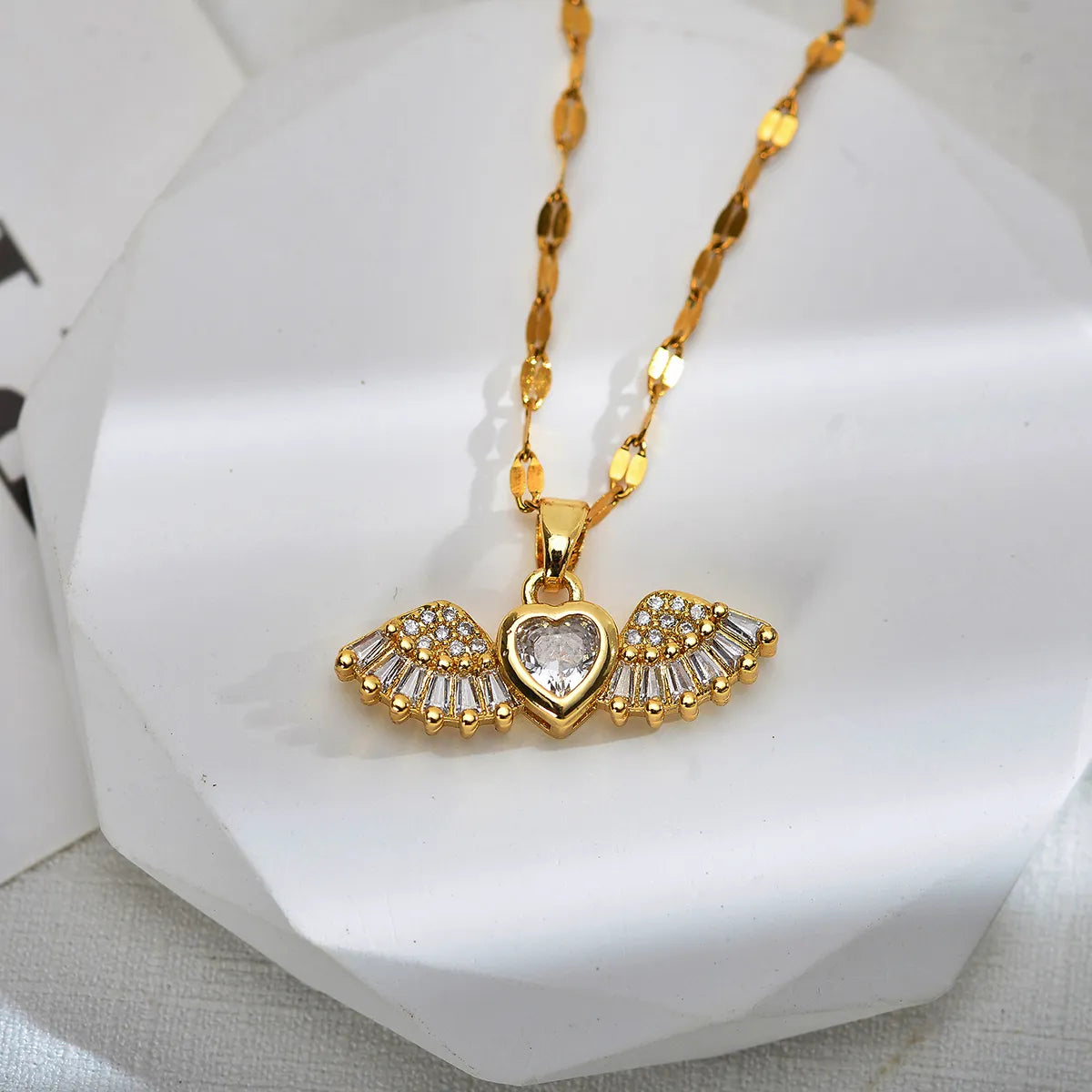 Wholesale Jewelry Sweet Wings Bow Knot Titanium Steel Copper Zircon Gold Plated Inlay Pendant Necklace