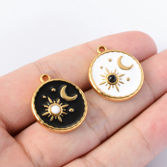 Tarot Card Stainless Steel Round Pendant With Dripping Oil Design For Jewelry Accessories
