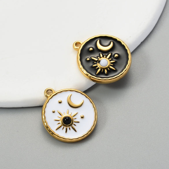 Tarot Card Stainless Steel Round Pendant With Dripping Oil Design For Jewelry Accessories