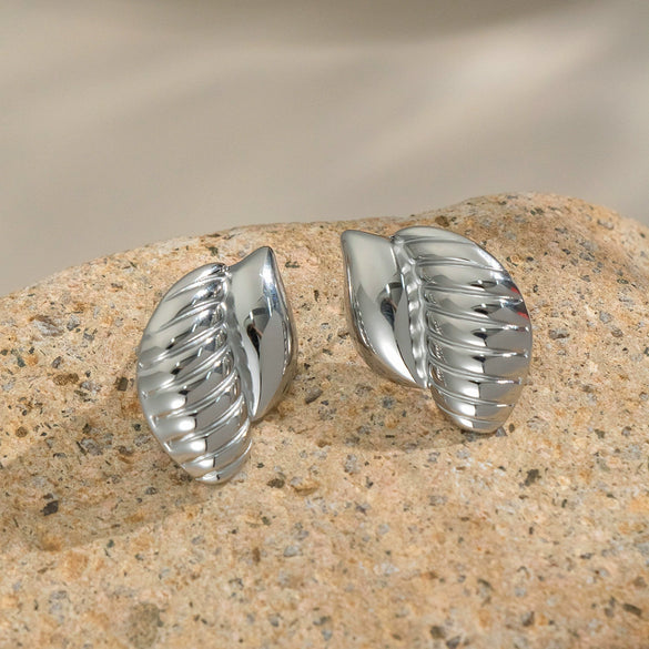 Textured Oceanthemed Conch Stud Earrings For Women Titanium Steel Geometric Electroplating 18K Gold