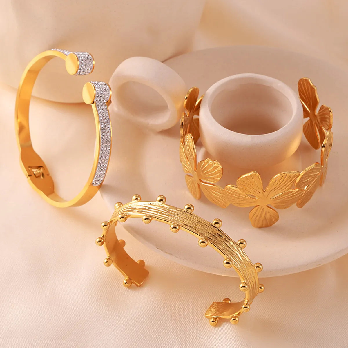 Basic Modern Style Classic Style Flower Petal Titanium Steel 18K Gold Plated Rhinestones Bangle In Bulk