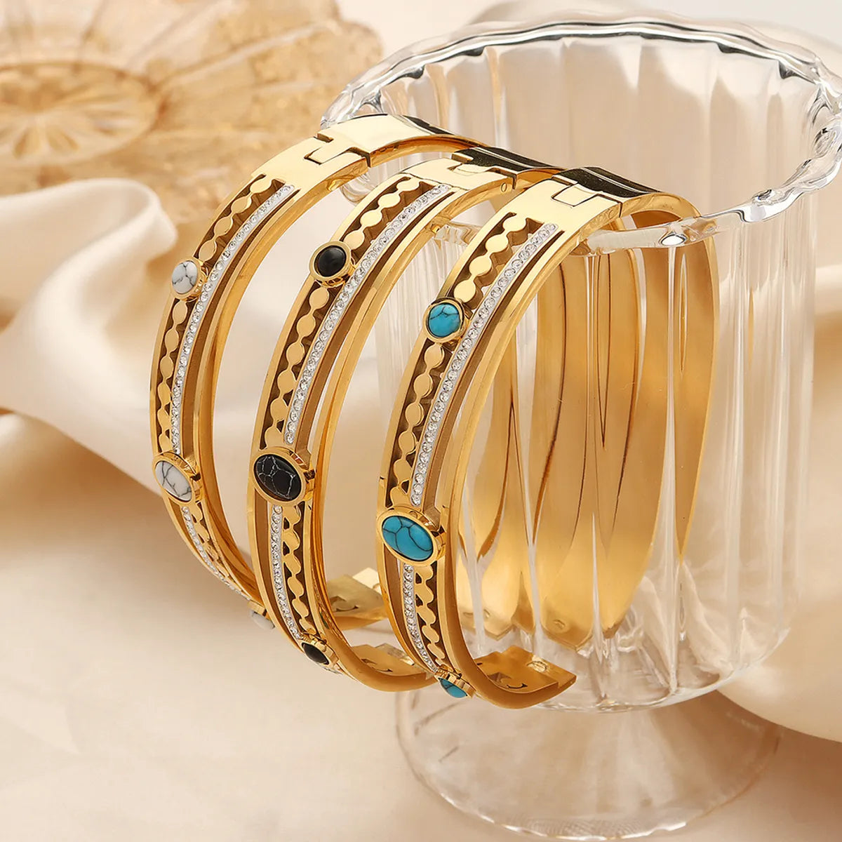 Titanium Steel 18K Gold Plated Casual Simple Style Commute Oval Layered Inlay Turquoise Rhinestones Bangle