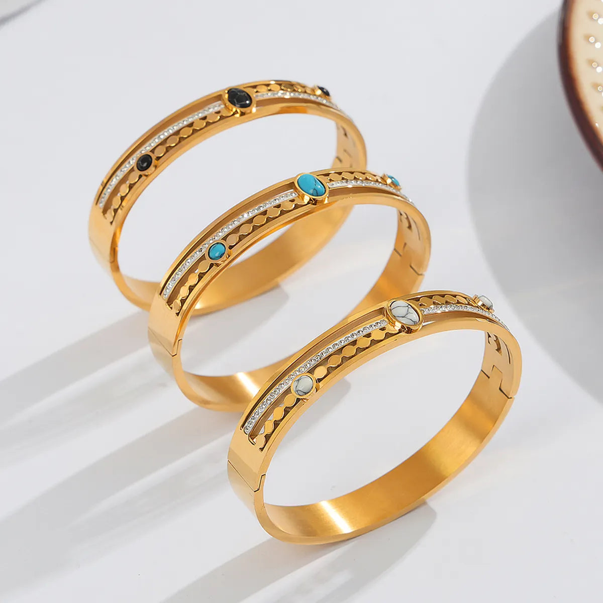 Titanium Steel 18K Gold Plated Casual Simple Style Commute Oval Layered Inlay Turquoise Rhinestones Bangle