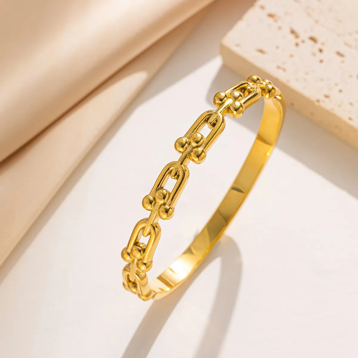 Titanium Steel 18K Gold Plated Elegant Basic Classic Style U Shape Solid Color Bangle