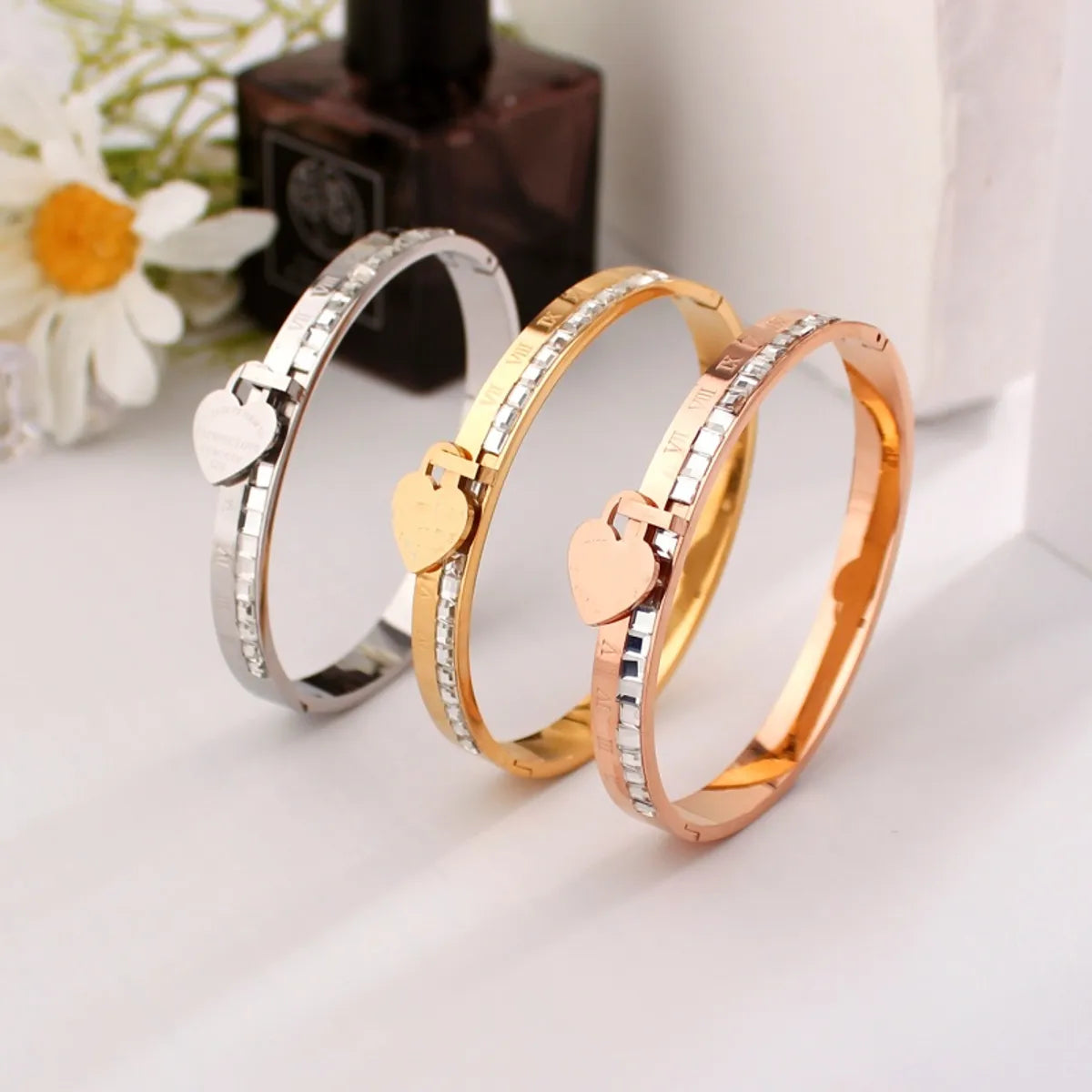 Titanium Steel 18K Gold Plated Elegant Glam Classical Heart Shape Inlay Rhinestones Bangle