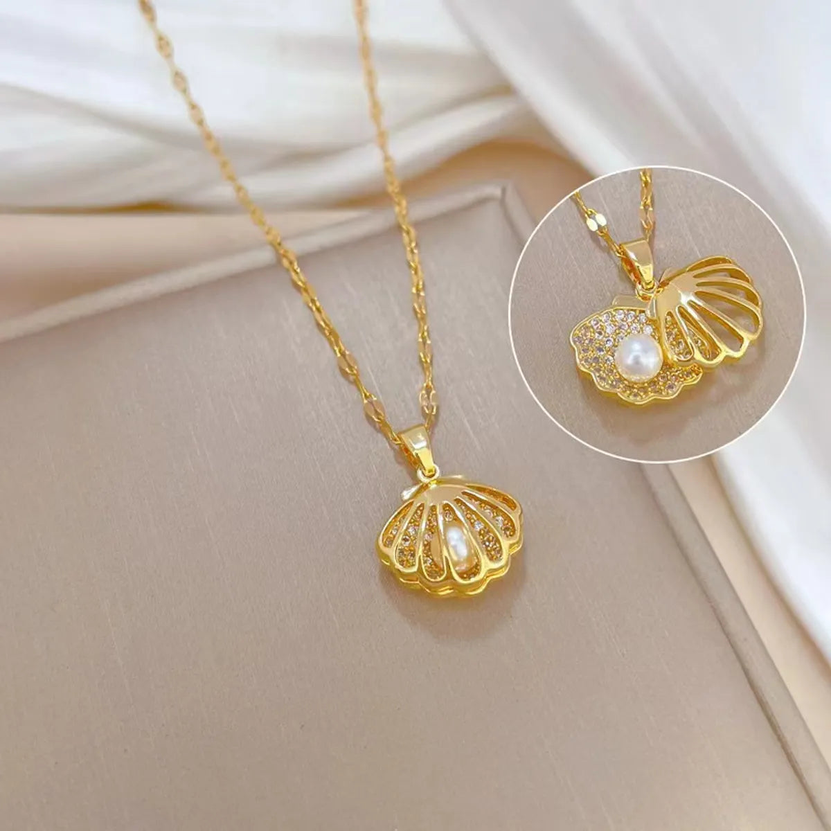 Titanium Steel 18K Gold Plated Elegant Simple Style Shell Inlay Artificial Rhinestones Artificial Pearls Pendant Necklace