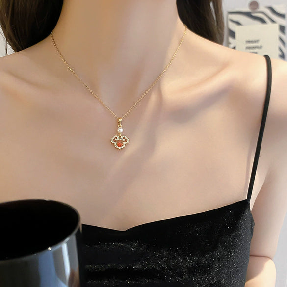 Titanium Steel And Copper Women's Geometric Pendant Necklace With Real Gold Electroplated And Diamond Design