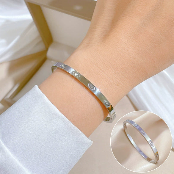 Titanium Steel Bracelet Minimalist Retro With Horse Eye Zirconium Electroplating