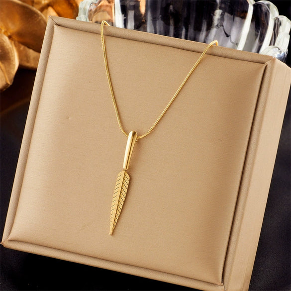 Titanium Steel Clavicle Chain With Irregular Love Butterfly Pendant Electroplated Design For Women