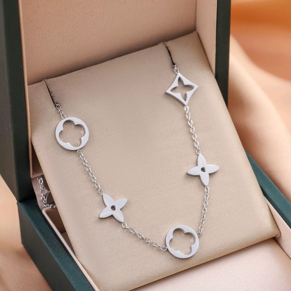 Titanium Steel Clavicle Necklace For Women Electroplated Light Luxury Exquisite Niche Allmatch