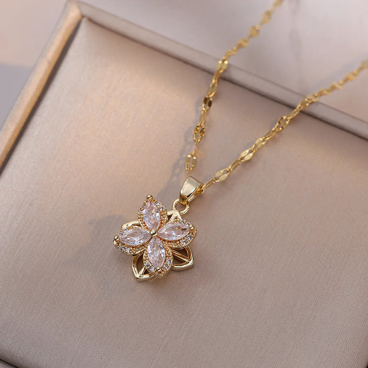 Titanium Steel Copper Elegant Diamond Geometric Flower Jewelry Set