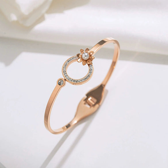 Titanium Steel Daisy Round Diamond Set Women's Bracelet