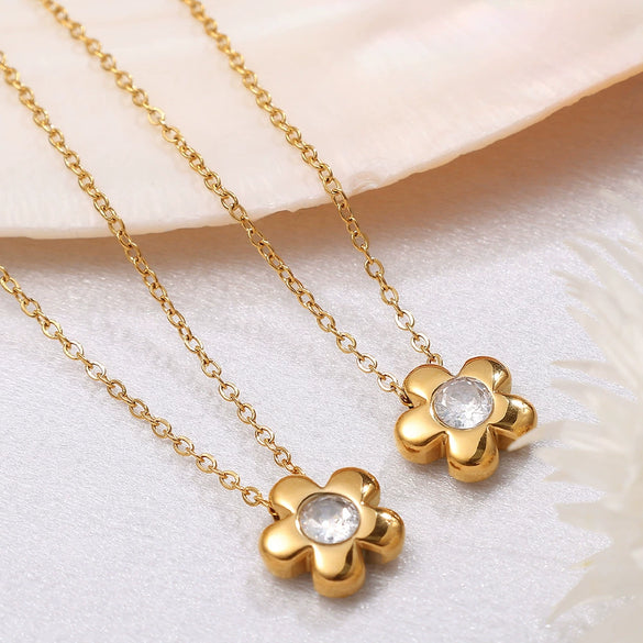 316L Stainless Steel Flower Necklace For Women Electroplated Sweet Retro Exquisite Clavicle Chain