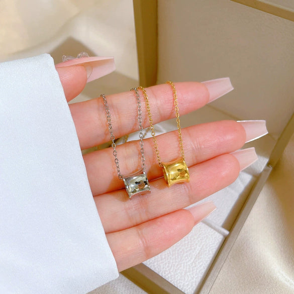 Titanium Steel Geometric Cartoon Plant Flowers Electroplated Women's And Unisex Necklace