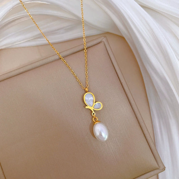 Titanium Steel Geometric Electroplated Butterfly Pearl Shell Clavicle Necklace