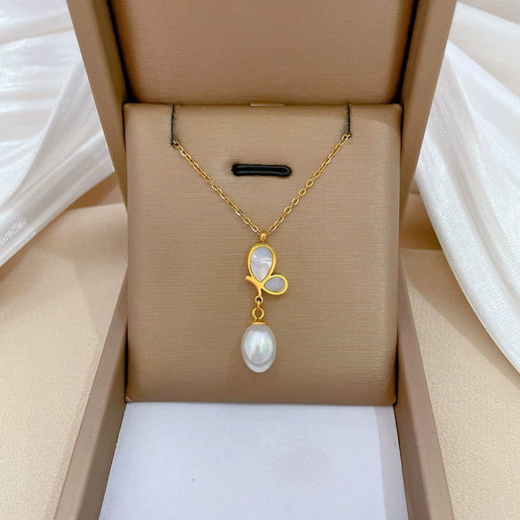 Titanium Steel Geometric Electroplated Butterfly Pearl Shell Clavicle Necklace
