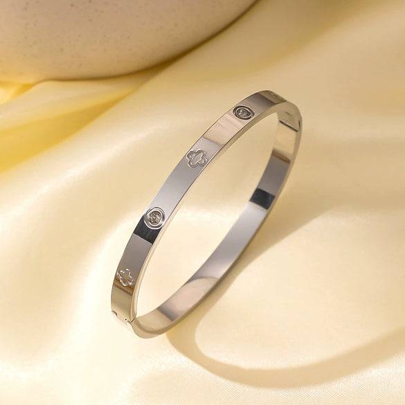 Titanium Steel Geometric Girls Bracelet With Real Gold Electroplating
