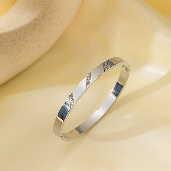 Titanium Steel Geometric Girls Bracelet With Real Gold Electroplating