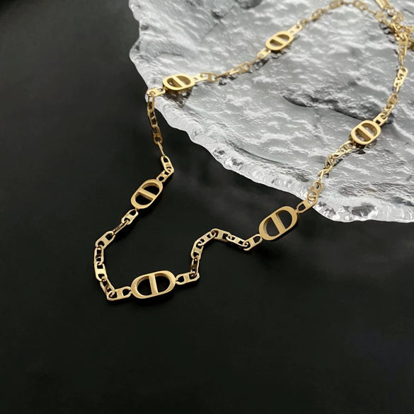 Titanium Steel Geometric Light Luxury Retro Women's Necklace With Electroplating
