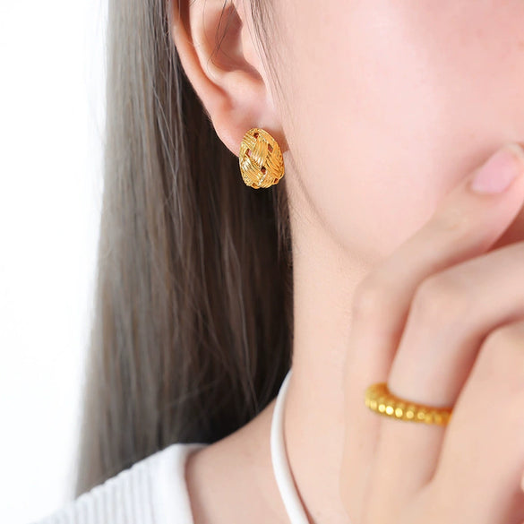 316L Stainless Steel Geometric Oval Woven Hollow Electroplated Women's Earrings