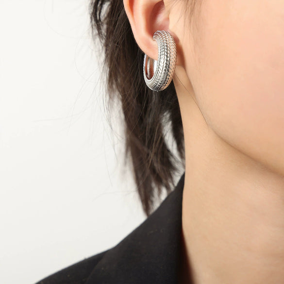 Titanium Steel Geometric Pattern Ear Clip Earrings With 18K Gold Plated Electroplating For Women