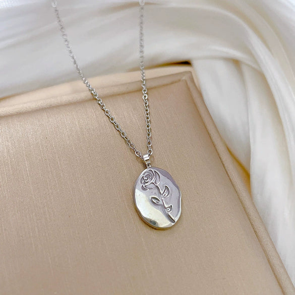 Titanium Steel Geometric Pendant Short Clavicle Chain For Women