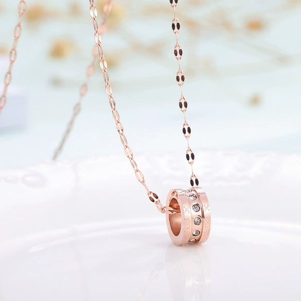 Titanium Steel Geometric Roman Triple Circle Necklace With Diamond Accents Rose Gold Pendant Clavicle Chain Jewelry For Children