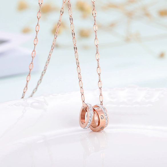 Titanium Steel Geometric Roman Triple Circle Necklace With Diamond Accents Rose Gold Pendant Clavicle Chain Jewelry For Children
