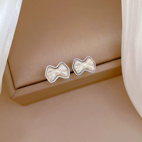 Titanium Steel Geometric Specialshaped Pearl Minimalist Style Electroplated Earrings For Women And Men