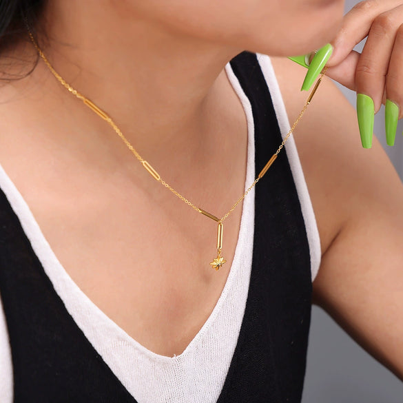 316L Stainless Steel Geometric Star Pendant Necklace For Women Light Luxury Electroplating Design