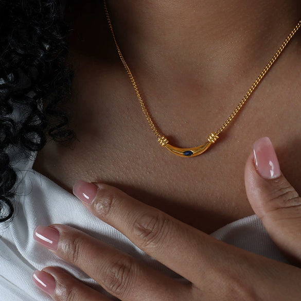 Titanium Steel Geometric Vintage Light Luxury Necklace For Women