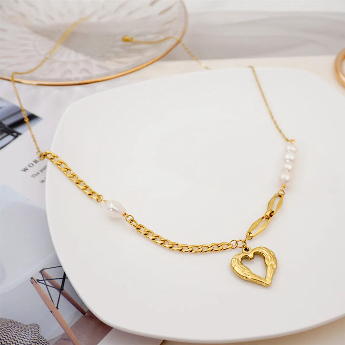 Titanium Steel Gold Plated Simple Style Heart Shape Inlay Artificial Pearls Pendant Necklace